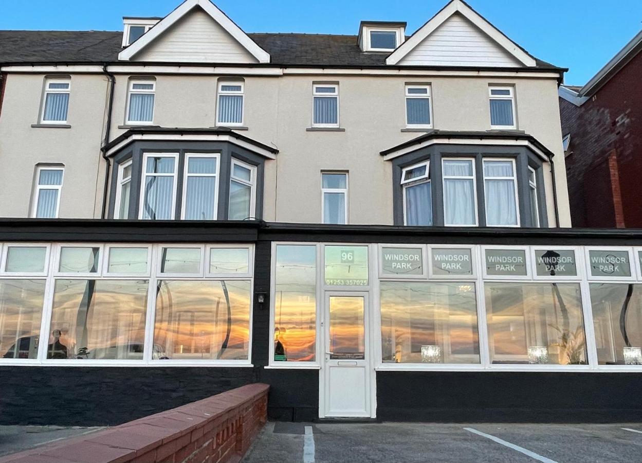 Windsor Park Hotel Blackpool Bagian luar foto
