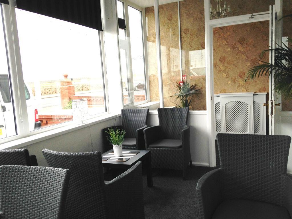 Windsor Park Hotel Blackpool Bagian luar foto