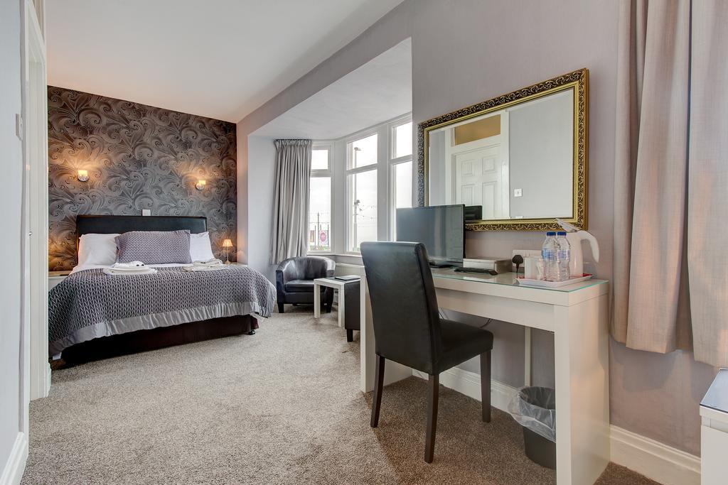 Windsor Park Hotel Blackpool Bagian luar foto